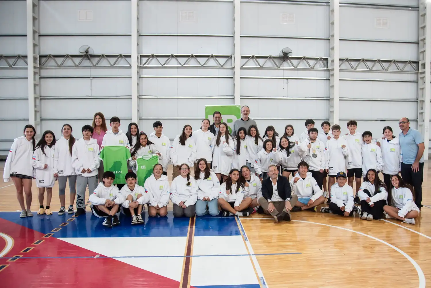 Frigerio se reunió con los jóvenes que representarán a la provincia en la final de los Juegos Evita 2026