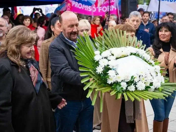 El gobernador encabezó el homenaje a Juan
Domingo Perón a 52 años de su fallecimiento
