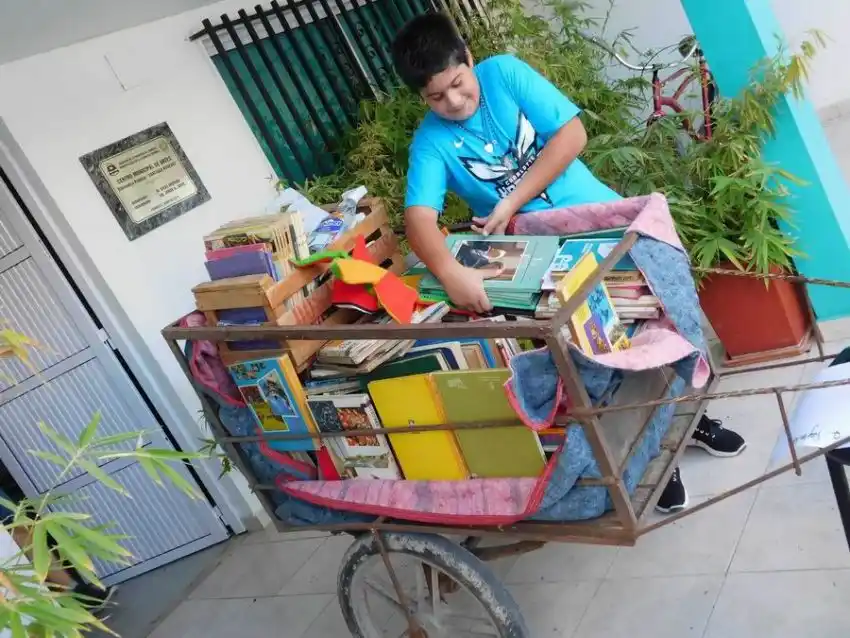 La Biblioteca Renevot se quedó sin lugar