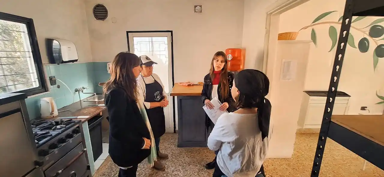 El Municipio entregó materiales a la Cooperativa Master Pizza Tandil.