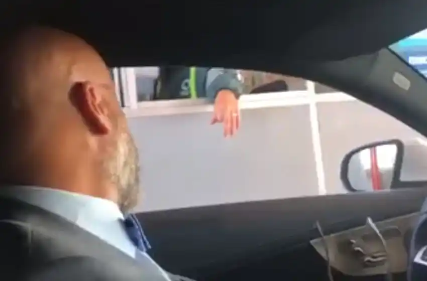 Difunden el video de otro ciudadano negándose a abonar el peaje en la autopista Rosario-Córdoba