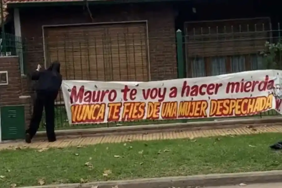 VIRAL | "Nunca te fíes de una mujer despechada": el escrache a un supuesto infiel en su casa