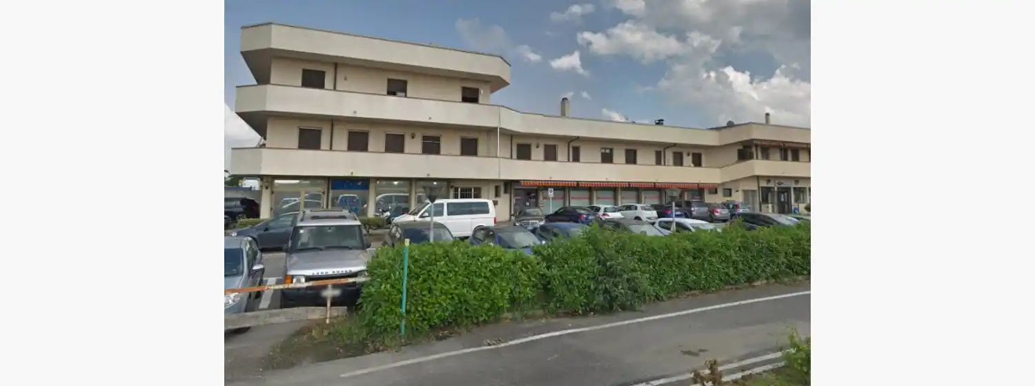 Italia: un argentino atrapó en el aire y salvó a un nene que estaba cayendo de un balcón