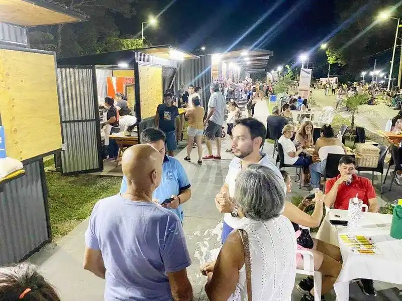 Herradura potencia su perfil turístico con
la inauguración del Patio gastronómico