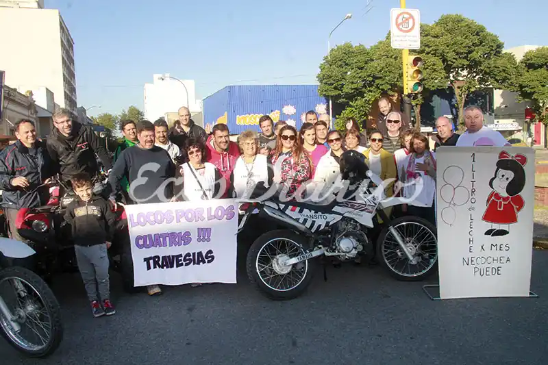 Cuatriciclos cortaron la avenida 59 y donaron leche