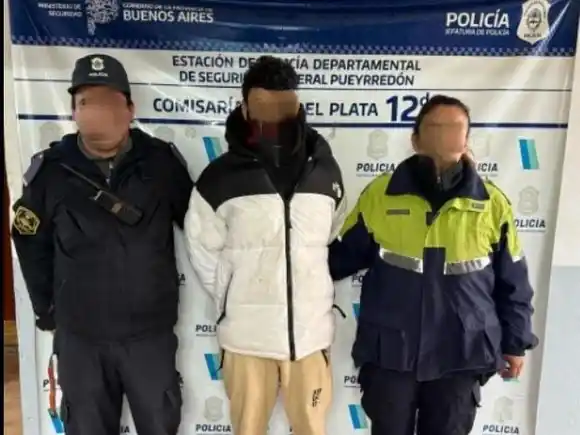 Abrió un auto con un inhibidor, corrió cuando apareció la dueña y lo atraparon los vecinos
