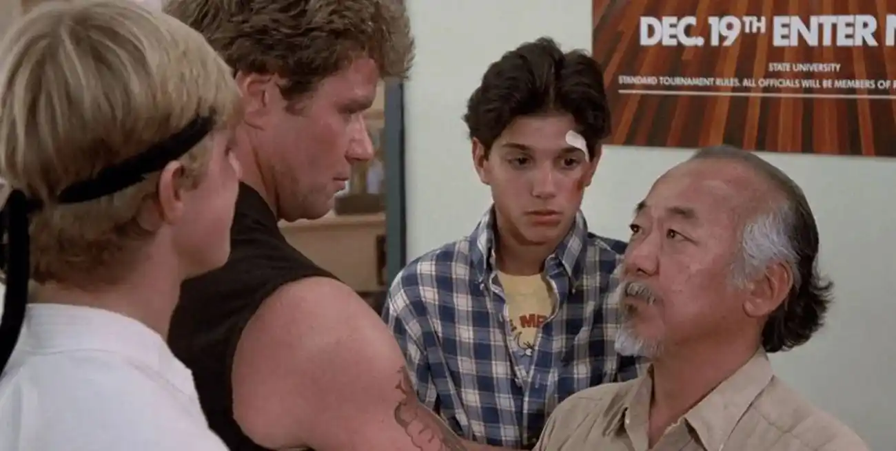 En los 80 hubo muchas películas protagonizadas por adolescentes, pocas trascendieron como “Karate Kid”. Foto: Columbia Pictures