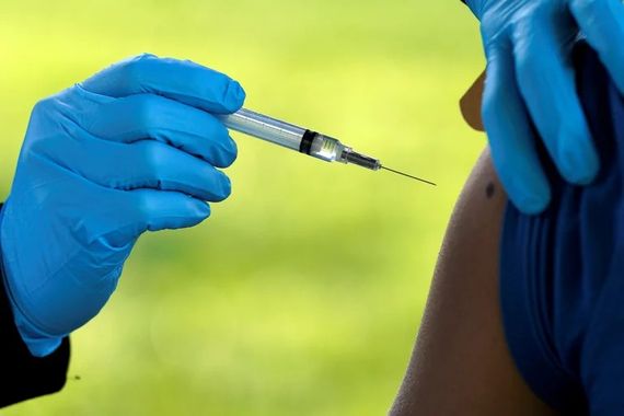 Los refuerzos con las vacunas de ARN mensajero ofrecen una alta protección