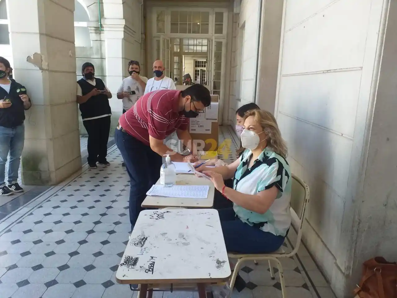 Venado Tuerto vota sin inconvenientes en todas las escuelas