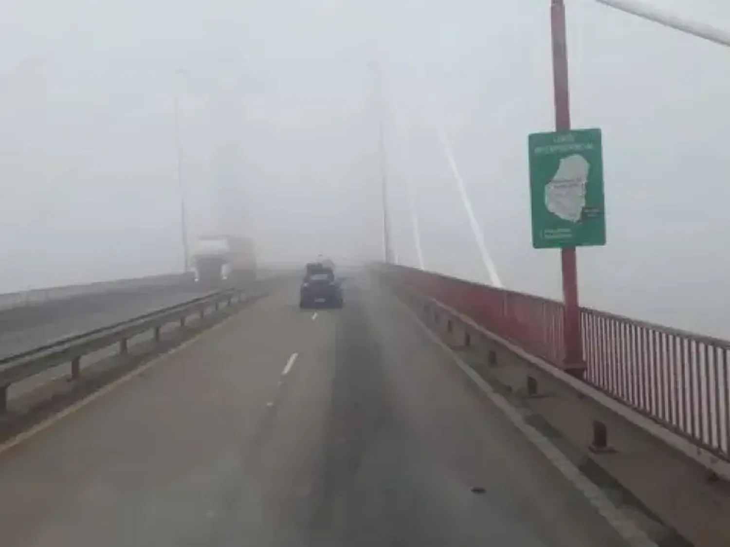 Alerta violeta por niebla en el sur entrerriano: recomiendan precaución al circular