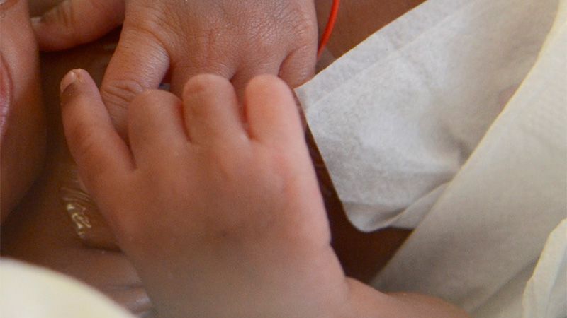 Una beba fue hallada desnutrida, deshidratada y con lesiones: quedó internada