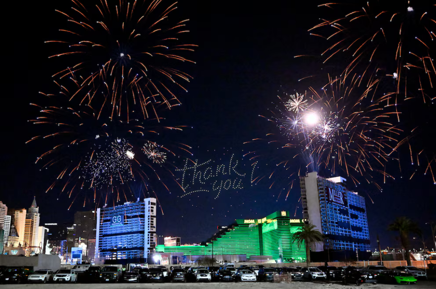 El legendario hotel y casino estadounidense Tropicana Las Vegas se derrumba para dar paso a un estadio