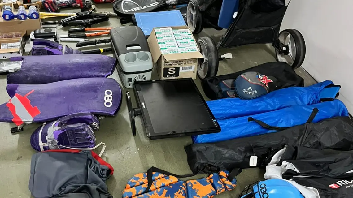 Desarticularon una banda que abría autos a la fuerza en Rosario y recuperaron objetos robados