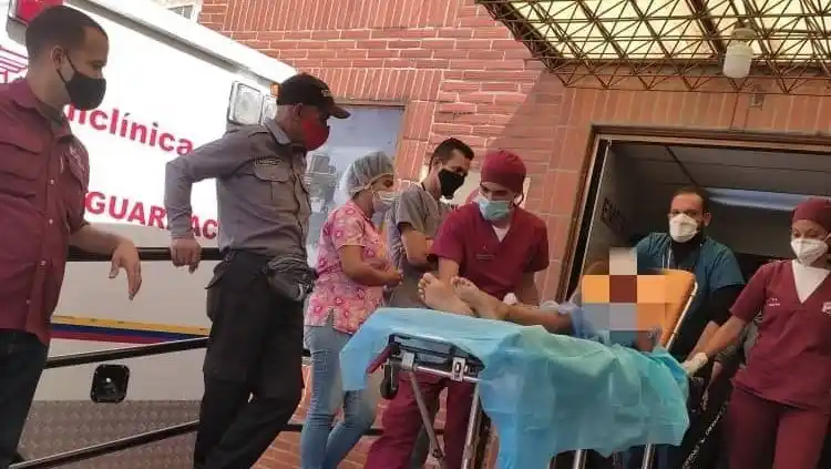 Inocentes víctimas de la anarquía: niño herido tras enfrentamiento en la Cota 905