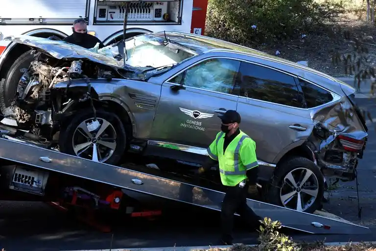 Tiger Woods sufrió un accidente automovilístico
