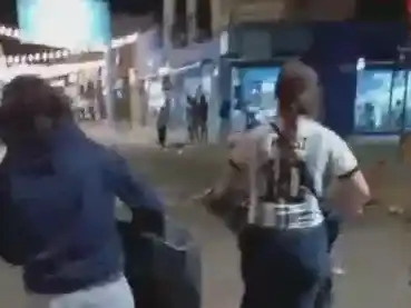 ¡Un gran gesto!: destacan a un grupo de jóvenes que limpió el centro después de los festejos