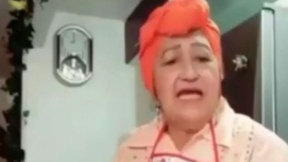 ¡UN VIDEO SE HIZO VIRAL EN TIKTOK! Acusan a una abuela de 72 años de instigar «al asesinato de personalidades públicas»