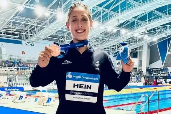 Festejos argentinos en el Mundial de Junior de Natación