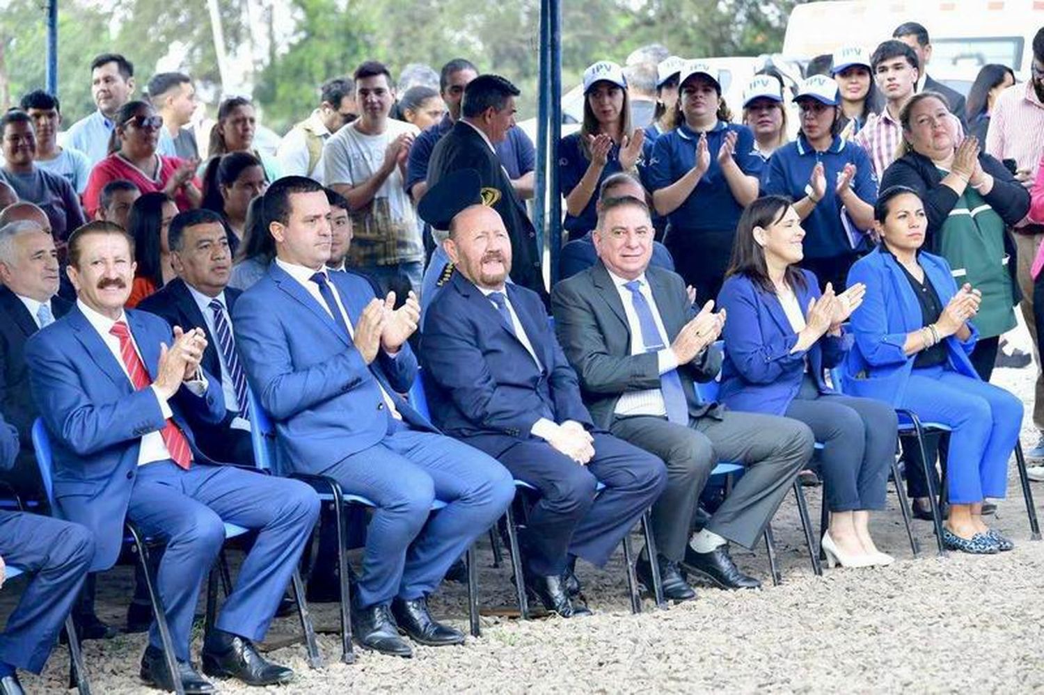 Insfrán rindió homenaje al fallecido 
diputado Luis López Guaymás