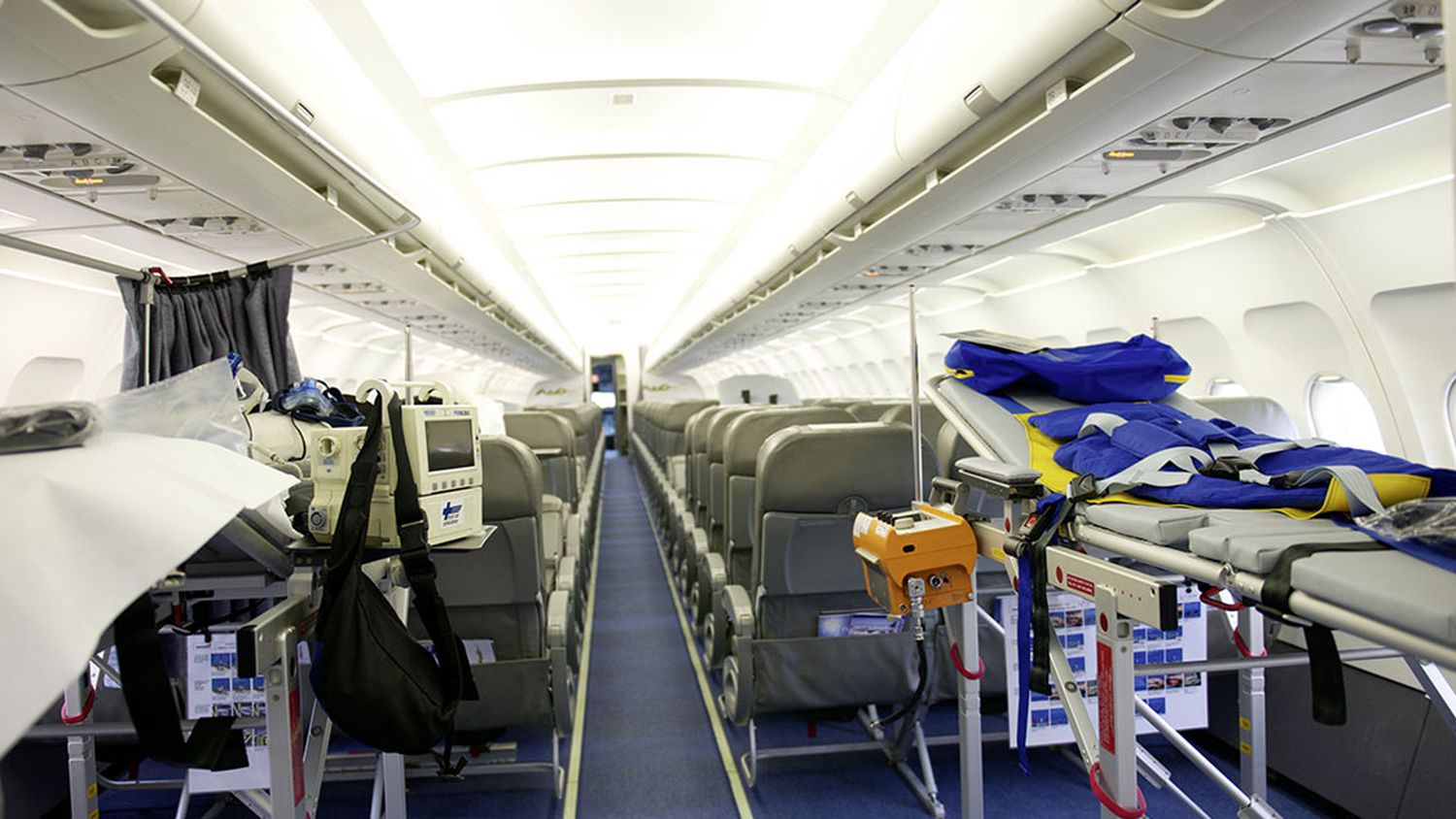 MedEvac: Bucher presenta un sistema de camillas para transporte sanitario en vuelos comerciales