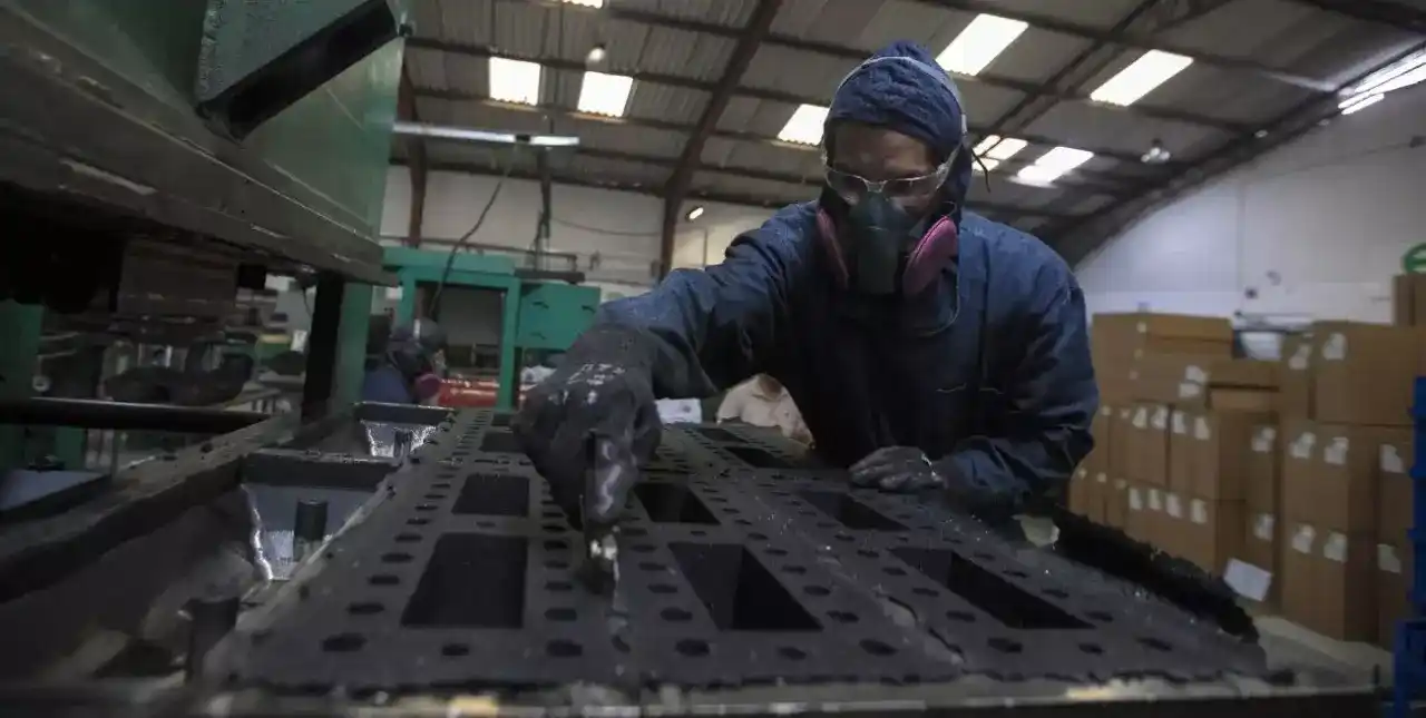 Están paralizadas las tres fábricas de neumáticos de Argentina