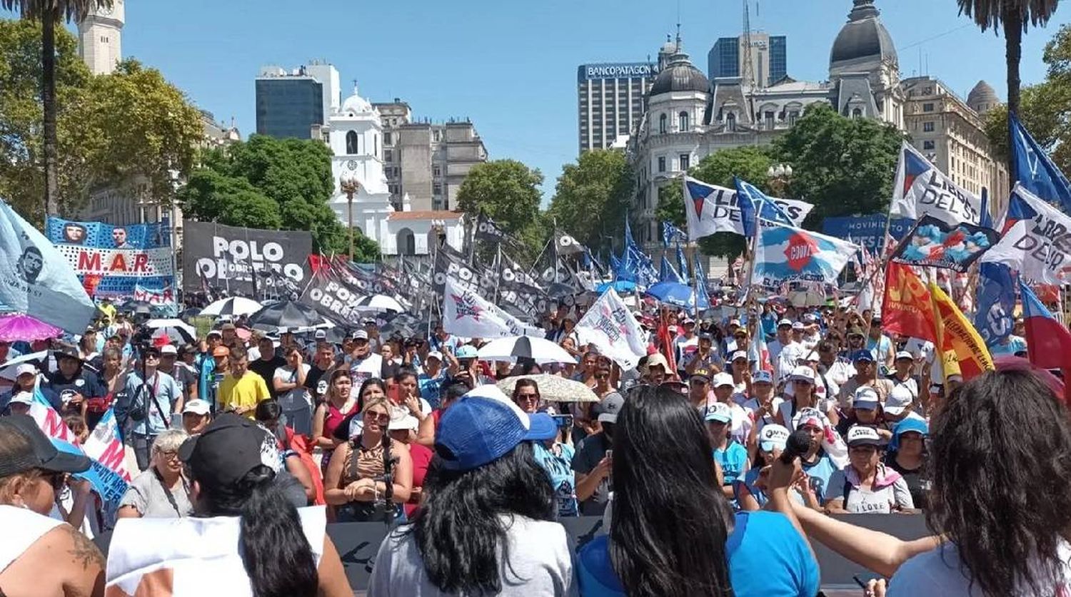 Los piqueteros vuelven a la calle y amenazan con cortar rutas y accesos para Semana Santa