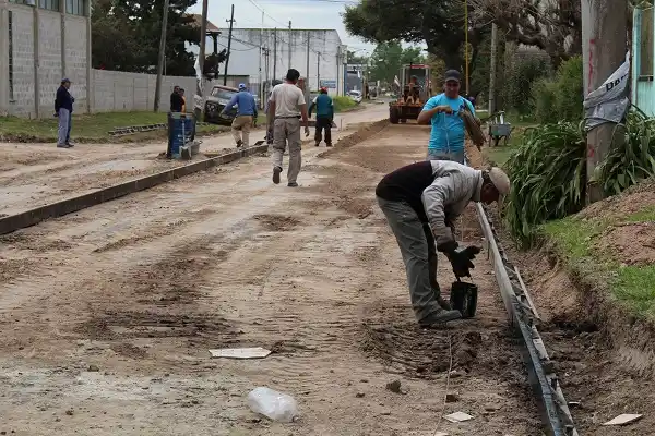 Ya pavimentaron un 60 por ciento de la calle Luciana Ríos