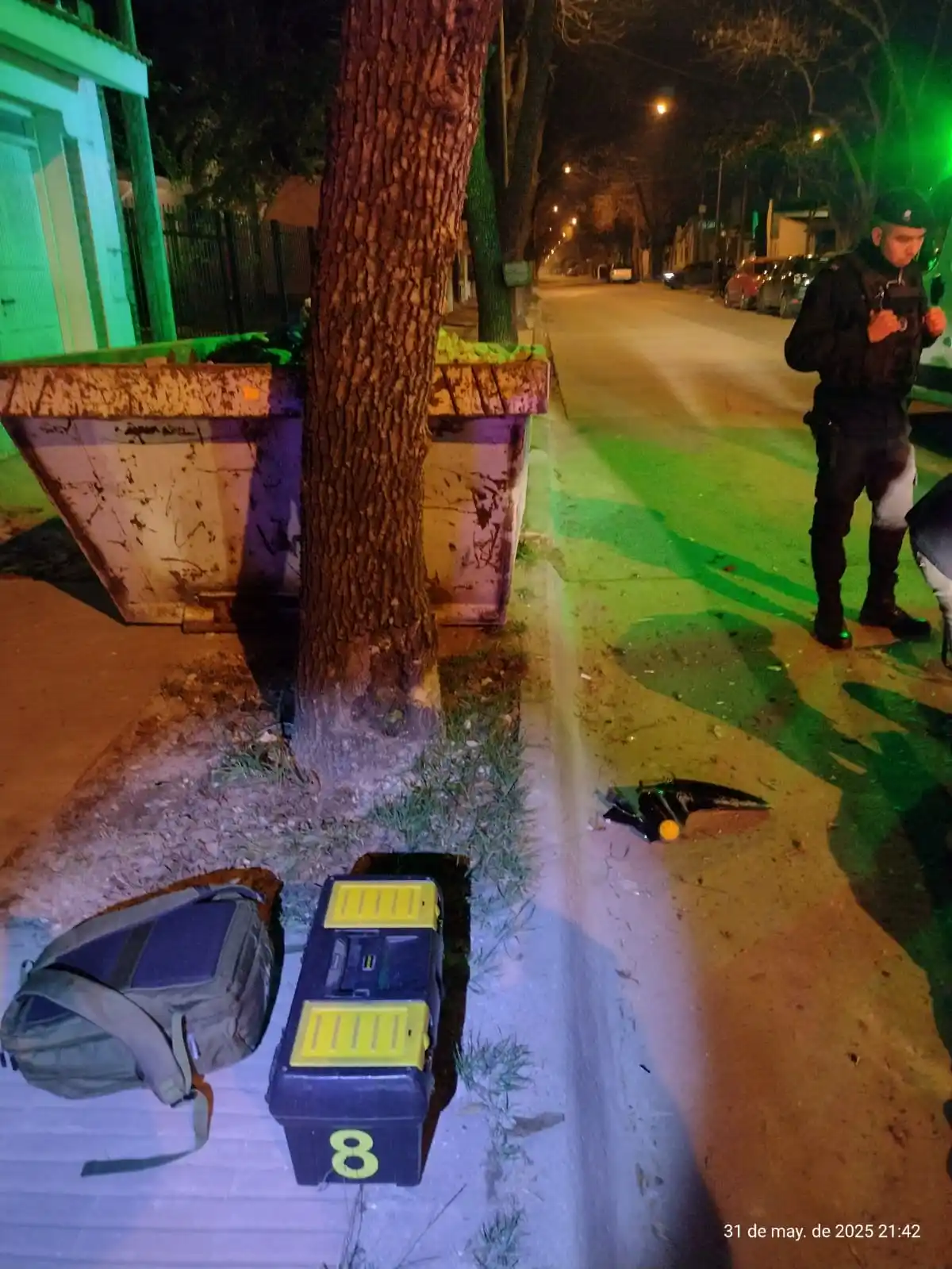 choque árbol y volquete