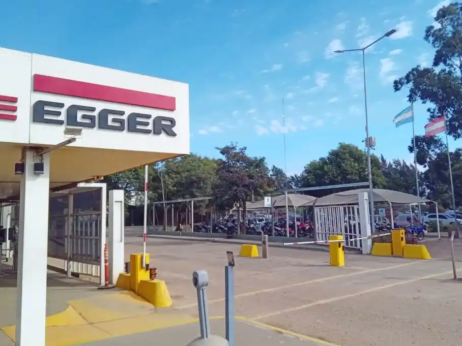 La Municipalidad recibió a EGGER y vecinos y acordaron seguir dialogando en una mesa de trabajo