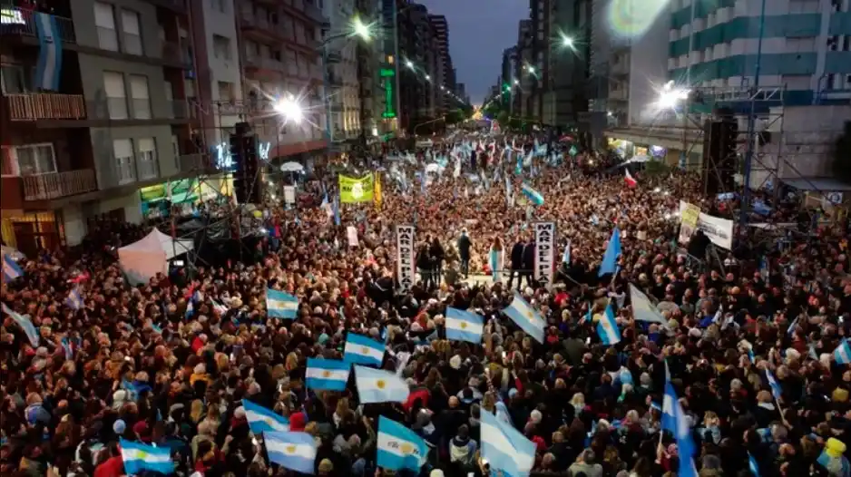 Macri encabezó un acto en Mar del Plata y apuntó contra el kirchnerismo 