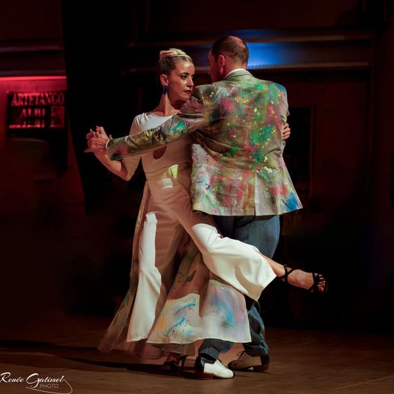 El tango argentino trasciende fronteras y transforma Europa
