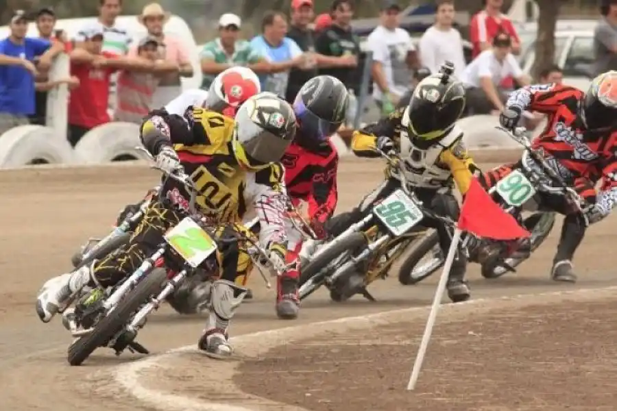 Motociclismo: finalizó la temporada del CAM, con gran convocatoria en la región