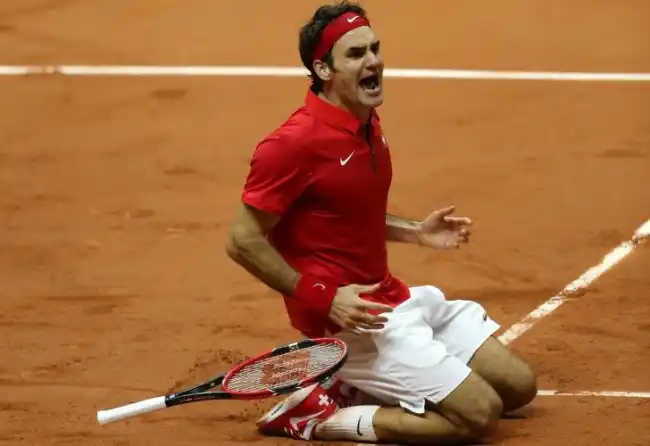 Roger Federer se baja de Roland Garros por lesión