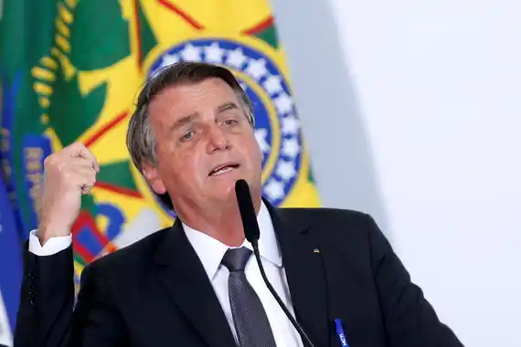 La Corte levantó la prisión domiciliaria de Jair Bolsonaro y fue llevado a la cárcel
