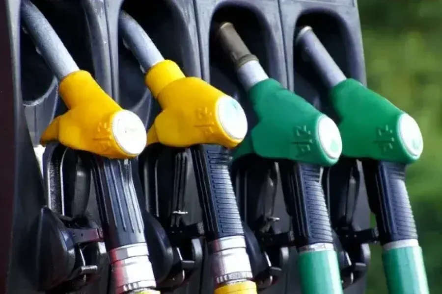 Nuevo aumento en las naftas y el gasoil: cuánto pasará a costar el litro desde este lunes