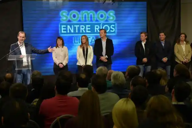 Bordet presentó a los precandidatos y dijo nos jugamos “la gobernabilidad de Entre Ríos” 