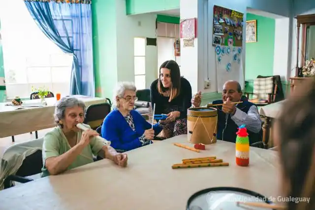 De-construir el viejismo desde la Musicoterapia.
