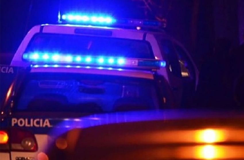 Dos policías salvaron a un hombre que se atragantó con un trozo de carne
