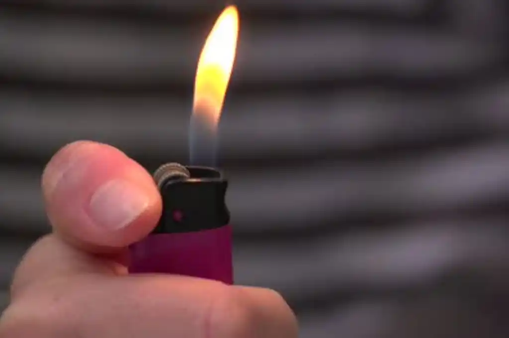 "Le decía que la iba a prender fuego".