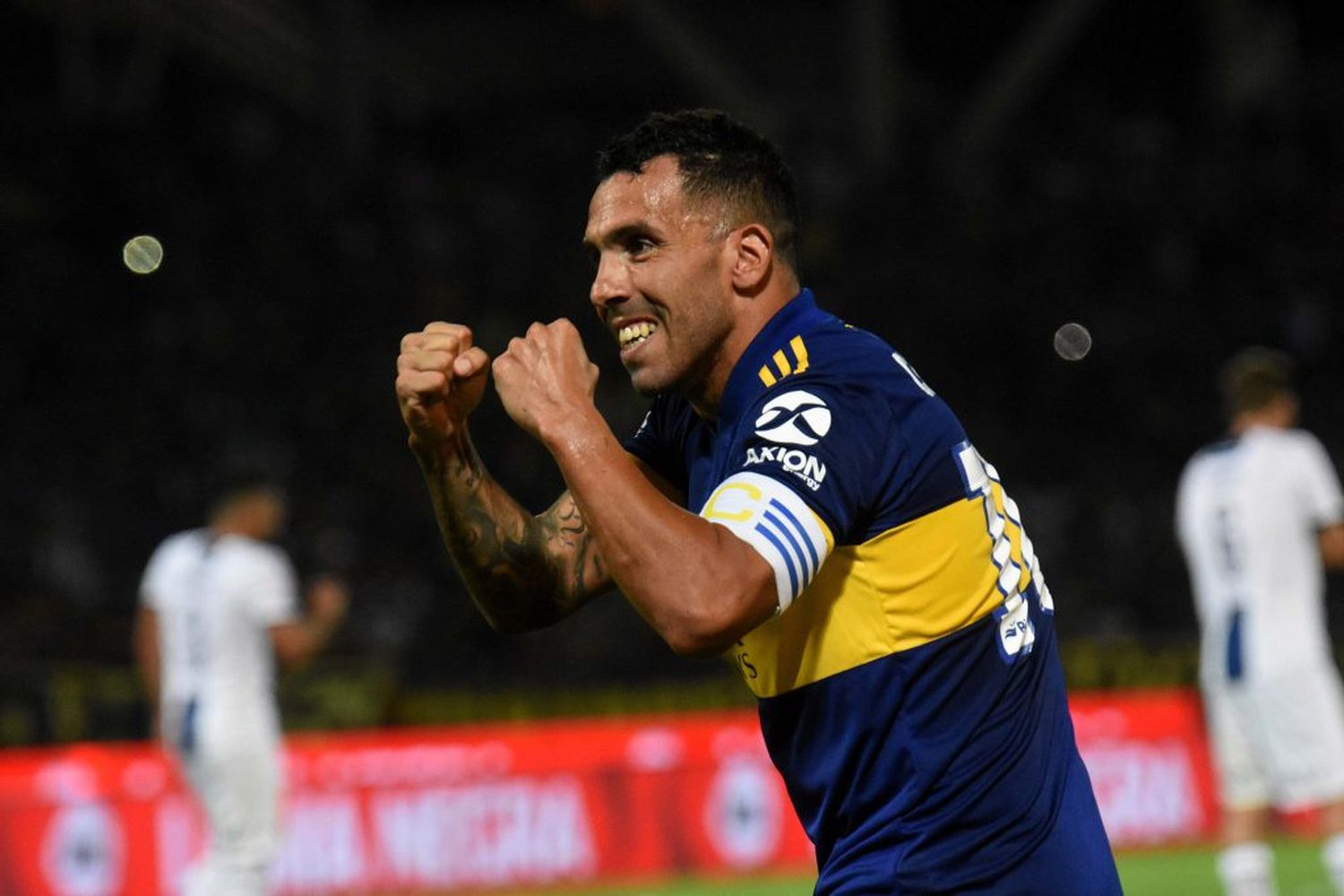 El golazo de Tévez en un partido con sus amigos en Fuerte Apache
