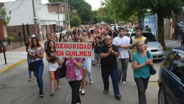 Ola de Inseguridad en Quilmes: Vecinos se manifiestan y reclaman la presencia del Intendente Gutiérrez