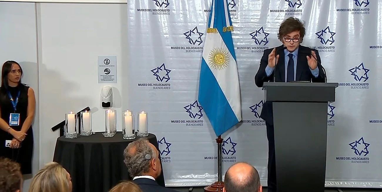 El presidente Javier Milei este mediodía, en el Museo del Holocausto de Buenos Aires. Crédito: N.A