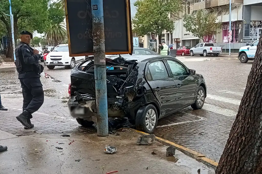 accidente en bv santa fe y pueyrredón - 4