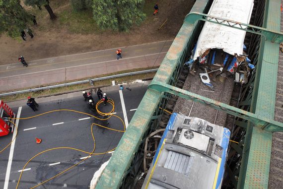 Un tren de la línea San Martín chocó con otra formación y hubo decenas de heridos