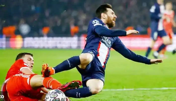 La chance que le sacaron casi en la línea y la brutal  patada de Pavard que terminó en expulsión