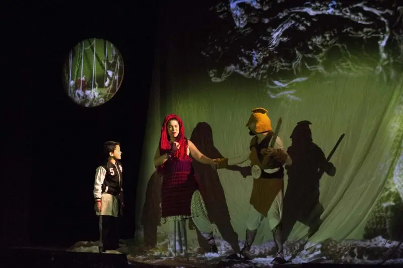Artistas de México y Colombia con un show de teatro multimedia