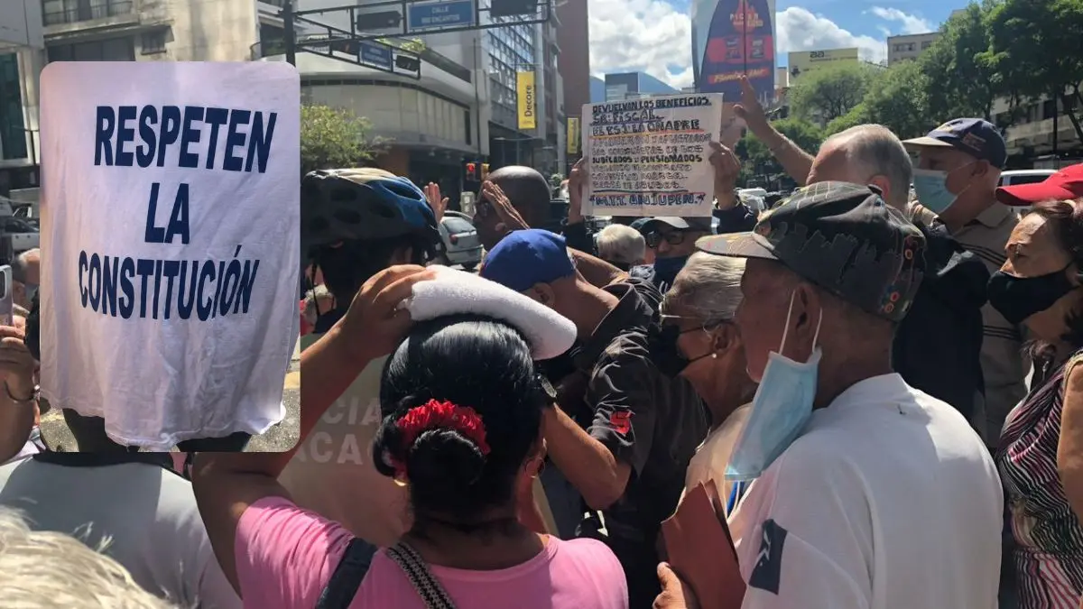 ¡NO RESPETAN LAS CANAS! Ofrecieron mejoras a pensionados del MinTransporte y los dejaron en peores condiciones