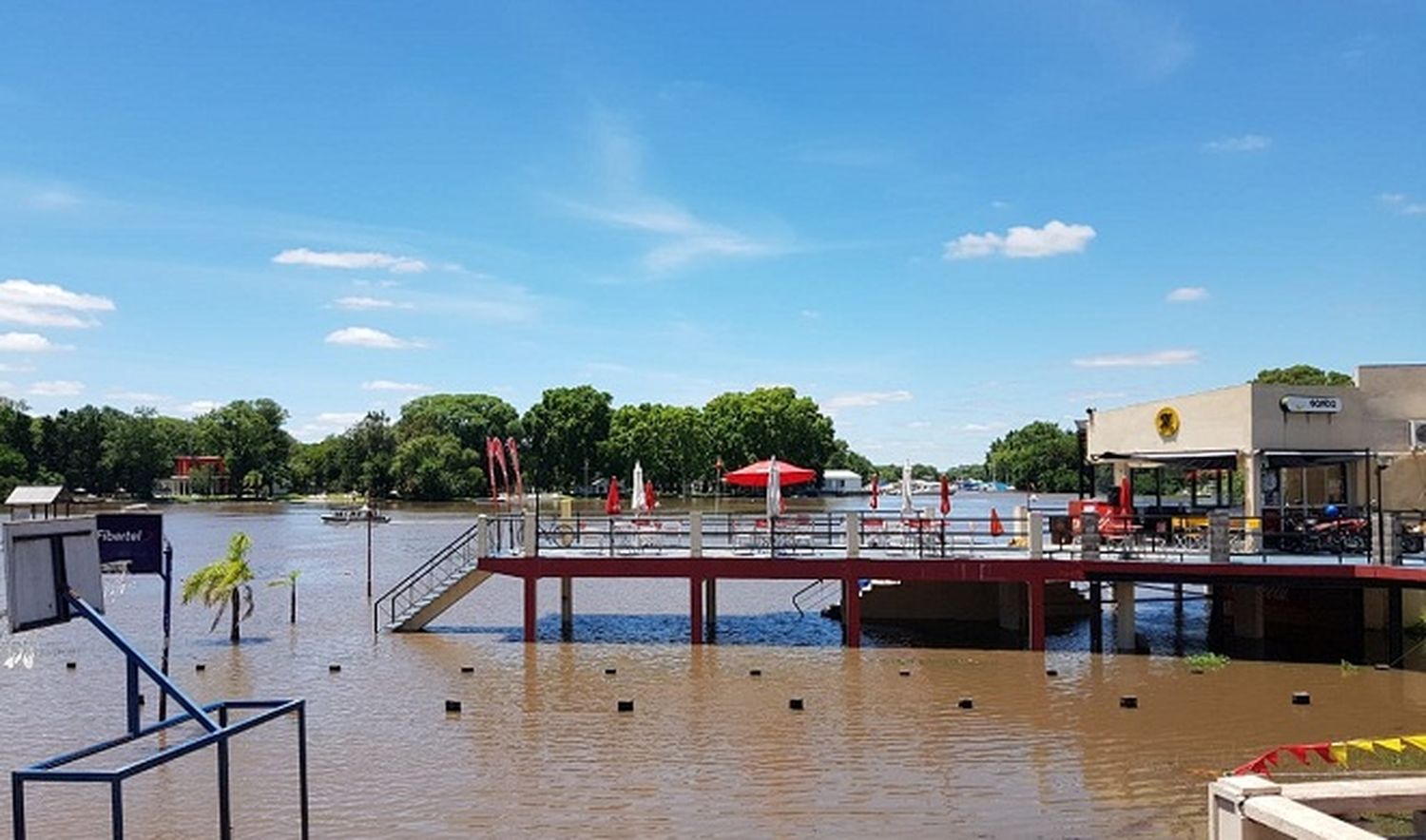 Defensa Civil trabaja ante el posible repunte del río Gualeguaychú