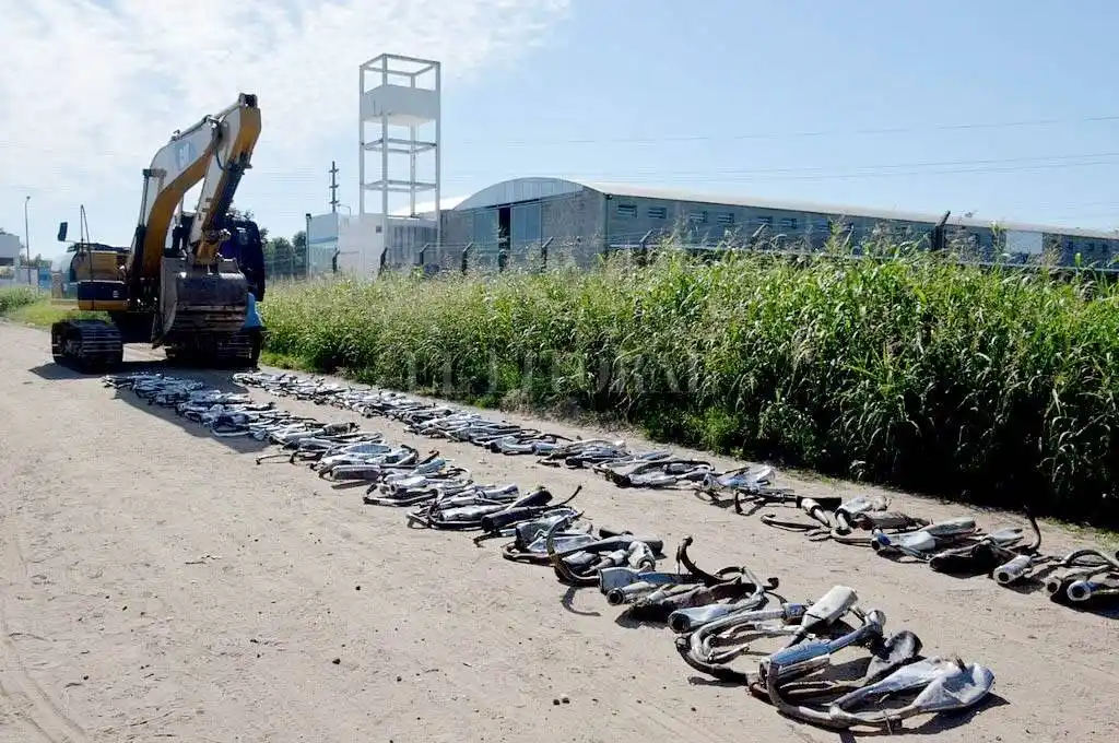 Venado Tuerto Destruyeron más de 200 escapes de motos para evitar ruidos molestos