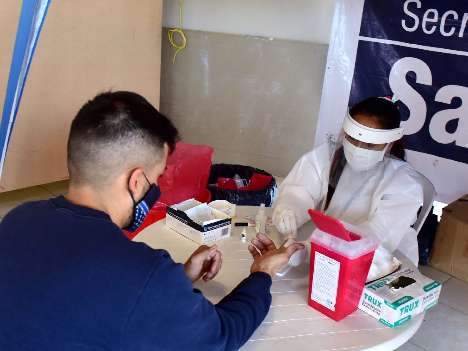 Toda la oposición quiere que el municipio de marcha atrás con el test obligatorio para ingresar